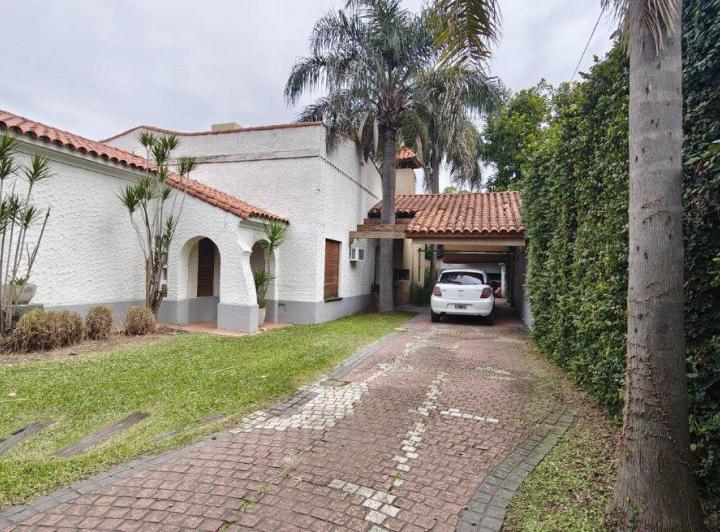 Casa · 180m² · 7 Ambientes · 2 Cocheras