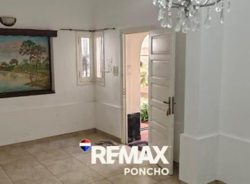 Casa · 260m² · 10 Ambientes · 1 Cochera · Se Alquila Casa Av Virgen del Valle Catamarca