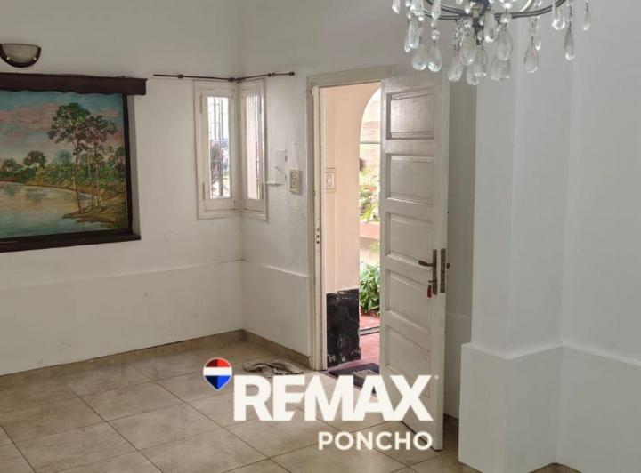 Casa · 260m² · 10 Ambientes · 1 Cochera