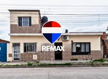 Casa · 130m² · 4 Ambientes · 1 Cochera · Casa 3 Dorm Mas Departamento Venta Zona Sur