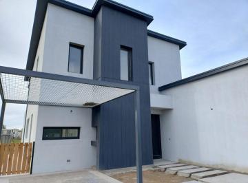Casa · 150m² · 4 Ambientes · 1 Cochera · Oportunidad! San Pablo. 4 Amb, Parrilla, Cochera