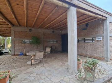 Casa · 187m² · 4 Ambientes · 1 Cochera · Casa, Piscina y Quincho en Terreno de 2 Ha