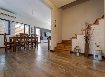 Casa · 174m² · 4 Ambientes · 1 Cochera · Venta Casa de 3 Dorm. con Patio Zona Sur