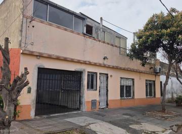 PH · 77m² · 3 Ambientes · 1 Cochera · Venta PH Banfield 3 Amb Cochera Parrilla Indep