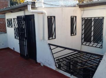 Casa · 254m² · 10 Ambientes · 1 Cochera · Casa,4unidades, Venta, S/lote Propio - Pque. Avellaneda