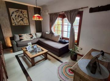 Casa · 174m² · 4 Ambientes · 2 Cocheras · Casa 4 Ambientes Venta Glew con Pileta Lote 580 m