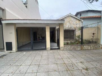Casa · 77m² · 3 Ambientes · 1 Cochera · Venta Casa 3 Ambientes C/jardin Florida Oeste