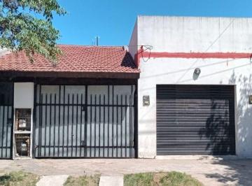 PH · 190m² · 6 Ambientes · Venta PH en Block Garage y Local en Lanus