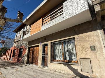 Casa · 211m² · 4 Ambientes · 2 Cocheras · Venta Casa 4 Amb + Dto Fondo en Villa Dominico