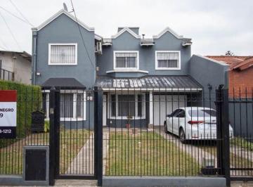 Casa · 250m² · 5 Ambientes · 1 Cochera · Venta Casa 5 Amb. Garage Parque Pileta, Libertad