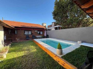 Casa · 170m² · 4 Ambientes · 1 Cochera · Venta Casa 4 Amb, Pileta, Quincho, Ituzaingo Norte