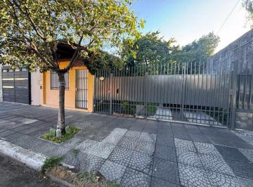 Casa · 150m² · 3 Ambientes · 3 Cocheras · Venta Casa 3 Amb y Dpto 2 Amb Luzuriaga Cochera