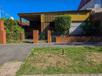 Casa · 80m² · 3 Ambientes · 2 Cocheras · Venta Casa 3 Ambientes Cochera Jardin Loma Hermosa