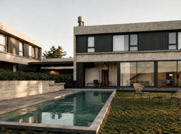 Casa · 204m² · 4 Ambientes · 2 Cocheras · Venta Casa 4 Amb. Parque y Pileta - Parque Leloir