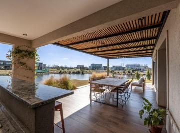 Casa · 189m² · 5 Ambientes · 2 Cocheras · Venta - Casa 5 Amb. Vista a Laguna–el Naudir Escobar