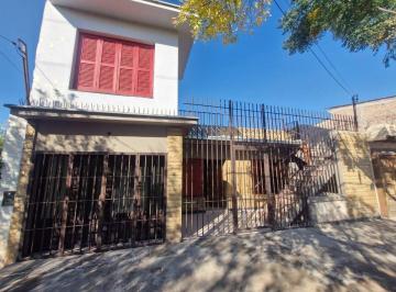 Casa · 158m² · 6 Ambientes · 1 Cochera · Casa con Departamento en Venta Las Heras
