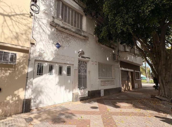 Casa · 130m² · 8 Ambientes · 1 Cochera