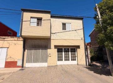 Casa · 196m² · 5 Ambientes · 2 Cocheras · Se Vende Casa con Pileta + Dpto Interno