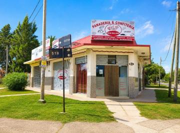 Local comercial · 125m² · 2 Cocheras · Venta 2 Locales en El Pato, Berazategui