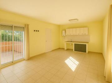 Casa · 140m² · 6 Ambientes · 1 Cochera · Casa en Venta Apto Profesional Oficina Berazategui