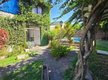 Casa · 195m² · 5 Ambientes · 2 Cocheras · Venta Casa 5 Amb. Pileta Quincho Quilmes