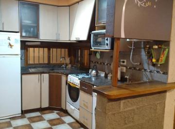 Casa · 200m² · 5 Ambientes · Casa en Godoy Cruz