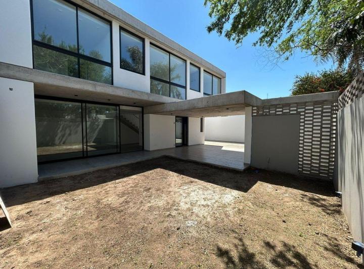 PH · 247m² · 14 Ambientes · 2 Cocheras