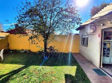 Casa · 81m² · 5 Ambientes · 1 Cochera · Casa 4 Ambientes en Venta con Jardin y Pileta