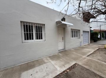 Casa · 52m² · 3 Ambientes · 1 Cochera · Venta PH 3 Ambientes con Garage en Villa Adelina