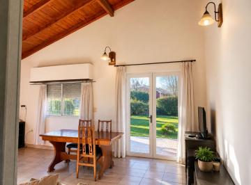 Casa · 90m² · 3 Ambientes · Venta Casa con Gran Parque de 900 m²