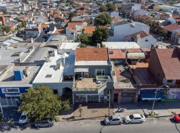 Local comercial · 595m² · Venta Local y Dpto 4 Amb Reciclado Av Jbj