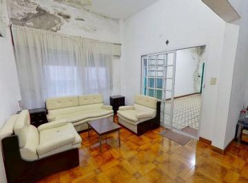 Casa · 134m² · 4 Ambientes · 1 Cochera · Venta Casa 4 Amb C/local y Garage en Lanus