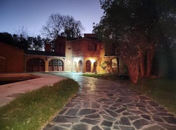 Casa · 315m² · 6 Ambientes · 3 Cocheras · Venta Casa en Ezeiza con Pileta, Parque, Quincho