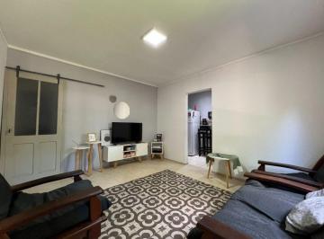 Casa · 108m² · 5 Ambientes · 1 Cochera · Venta / Casa 3dorm / Amplio Patio