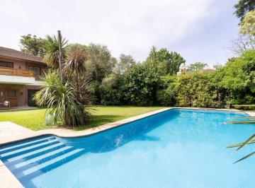 Casa · 570m² · 7 Ambientes · 5 Cocheras · Gran Casa en Martinez