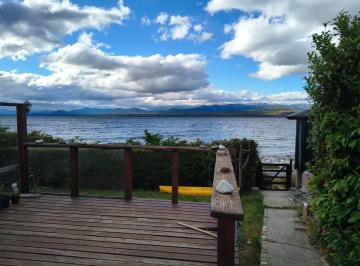 Casa · 200m² · 10 Ambientes · Excelente Lote con 3 Casas con Costa de Lago