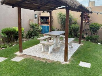 Casa · 170m² · 6 Ambientes · 1 Cochera · Venta Casa 3 Dorm. B° Colon
