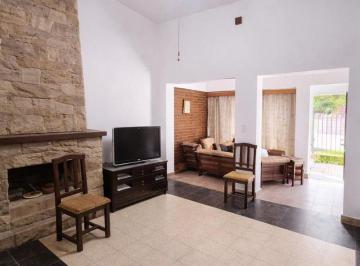 Casa · 186m² · 4 Ambientes · Casa en Venta Gran Terreno en Bialet Masse