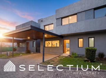 Casa · 200m² · 4 Ambientes · 2 Cocheras · Dúplex de Categoría en Valle Escondido | Housing Las Moras | 3 Dorm | Suite | Cochera Doble