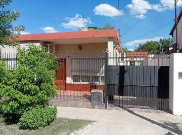 Casa · 100m² · 3 Ambientes · 1 Cochera · Venta Hermosa y Comoda Casa 3 Ambientes en Moreno