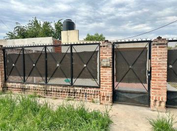 Casa · 92m² · 4 Ambientes · 2 Cocheras · Casa 4 Ambientes en Venta en Ezeiza Spegazzini