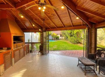 Casa · 330m² · 6 Ambientes · 2 Cocheras · Venta Casa V. Parque 6 Amb Gran Jardín. 2 Cocheras