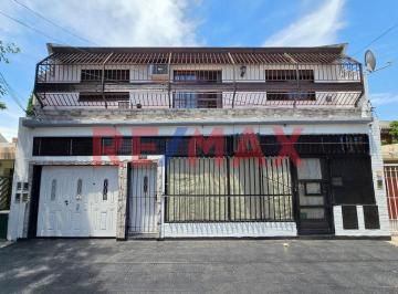 Casa · 279m² · 6 Ambientes · Venta Casa 3 Amb + Depto 3 Amb y Local Castelar