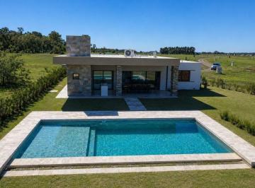 Casa · 150m² · 4 Ambientes · 2 Cocheras · Casa Venta 4 Amb Piscina Condominio San Fermin