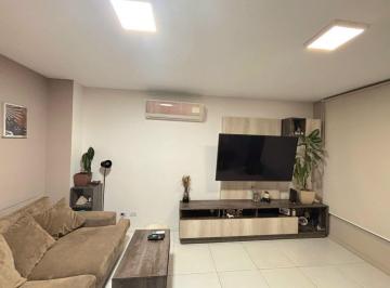 Casa · 77m² · 3 Ambientes · 2 Cocheras · Venta Casa 3 Ambientes Triplex V. Luzuriaga Permuta