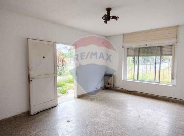 Casa · 105m² · 4 Ambientes · 2 Cocheras · Venta - Casa 4 Ambientes con Jardín - Campana