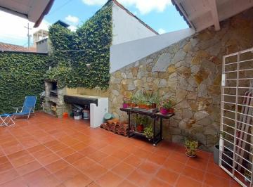 Casa · 150m² · 4 Ambientes · 1 Cochera · Casa en Guemes