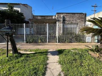 Casa · 178m² · 5 Ambientes · 1 Cochera · Casa de 5 Ambientes Llavallol Lista Para Habitar