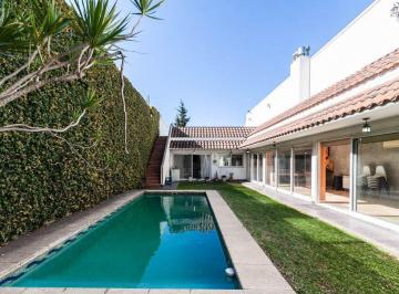 Casa · 400m² · 9 Ambientes · 2 Cocheras · Venta Casa con Piscina + 2 Dptos + Local Lanus Centro