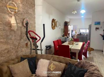 Casa · 90m² · 3 Ambientes · 2 Cocheras · Duplex en Venta en Barrio Norte 1